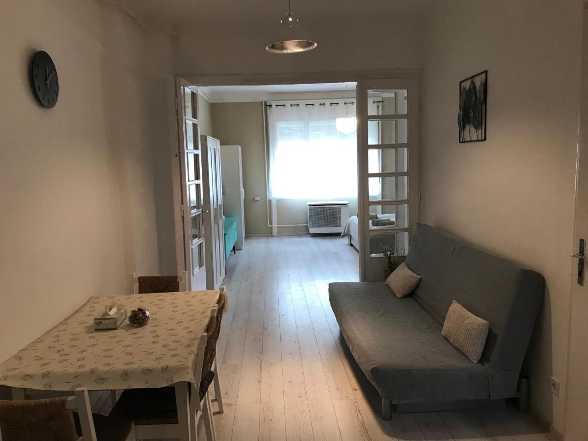 Apartamento Kenyelmes Lakas Jo Helyen Budapest Exterior foto